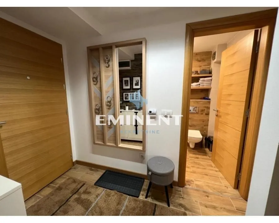Prodaja, trosoban stan, 59m², Centar, Zlatibor