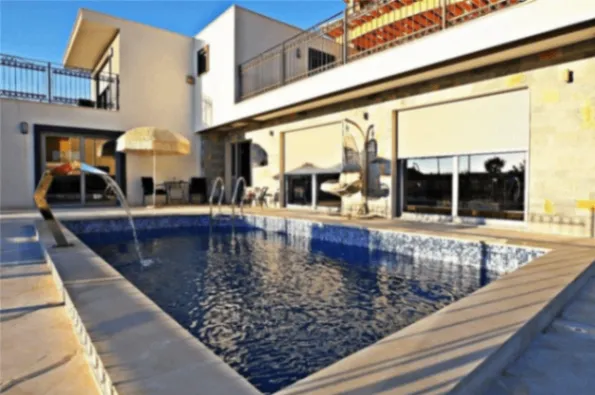 Izdavanje, kuća, 153m², Krimovica, Kotor