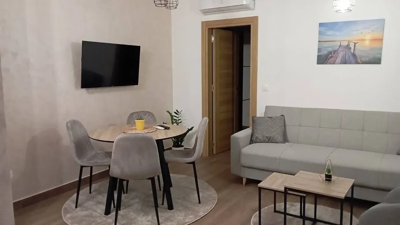 Izdavanje, jednosoban stan, 40m², Dumidran, Tivat
