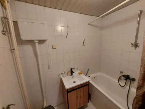 Rent, three bedroom apartment, 75m², Novo naselje, Novi Sad - image 4