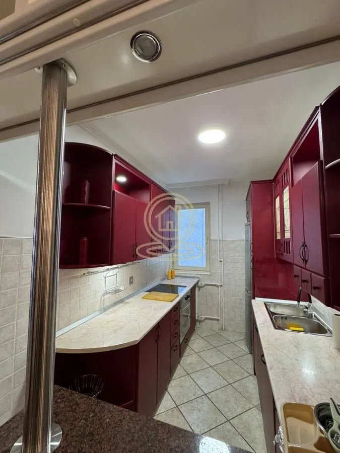 Izdavanje, trosoban stan, 120m², Savski Venac, Beograd