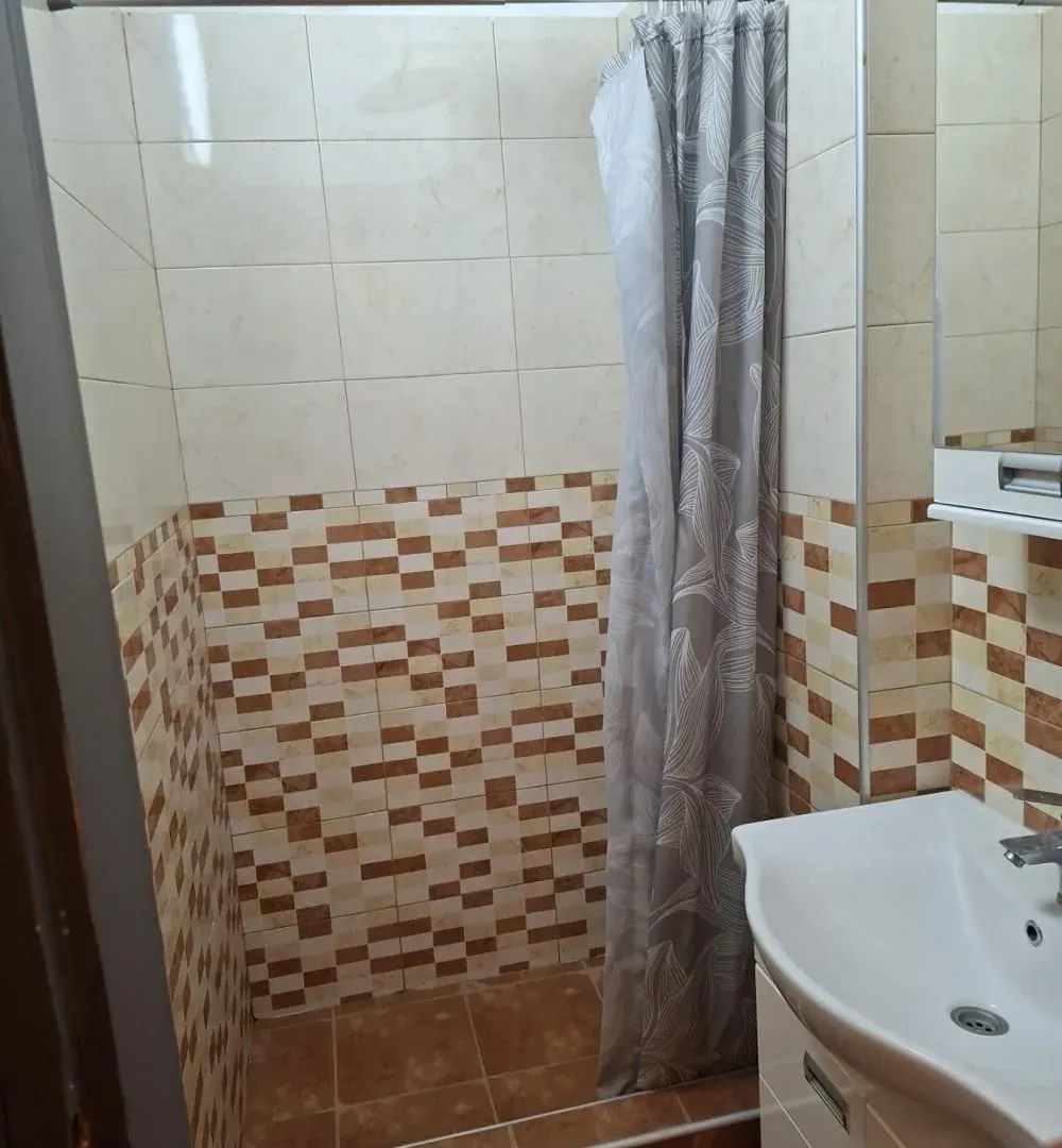 Izdavanje, trosoban stan, 72m², Slavija, Vračar Sve Podlokacije
