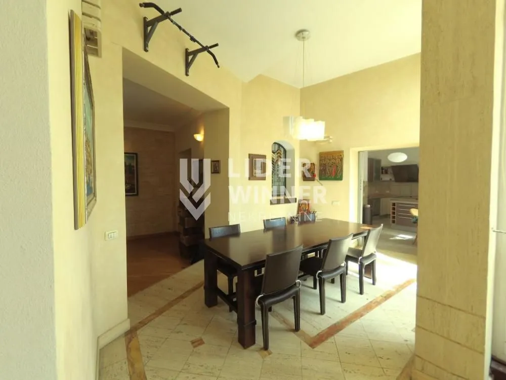 Sale, four bedroom apartment, 190m², Vračar Hram, Vračar Sve Podlokacije