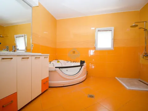 Prodaja, kuća, 250m², Podgorica, Crna Gora - image 21