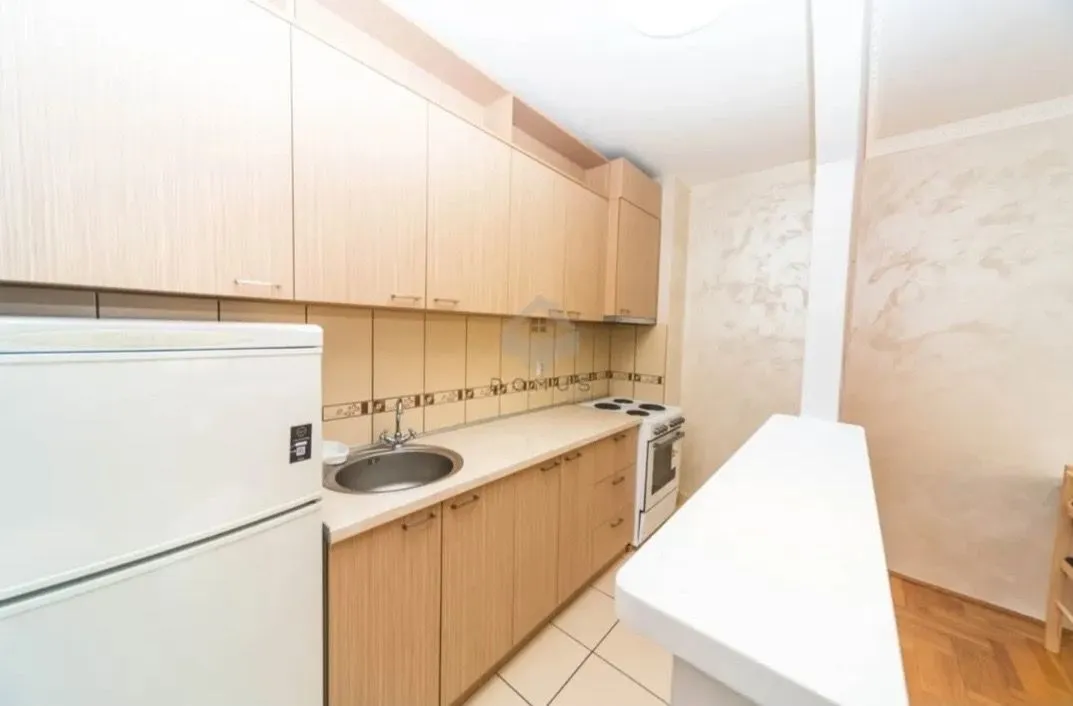 Izdavanje, jednosoban stan, 44m², Stari Aerodrom, Podgorica