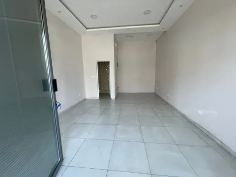 Rent, office space, 30m², Stari Aerodrom, Podgorica - image 1