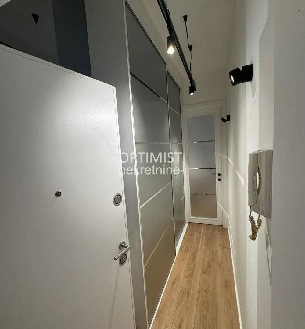 Sale, one bedroom apartment, 27m², Stari Grad, Beograd