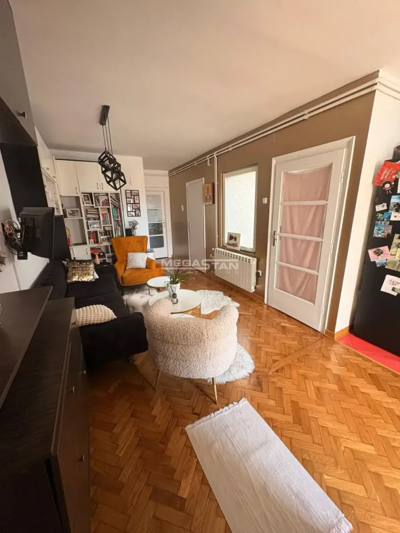 Rent, two bedroom apartment, 60m², Kalenić Pijaca, Vračar Sve Podlokacije