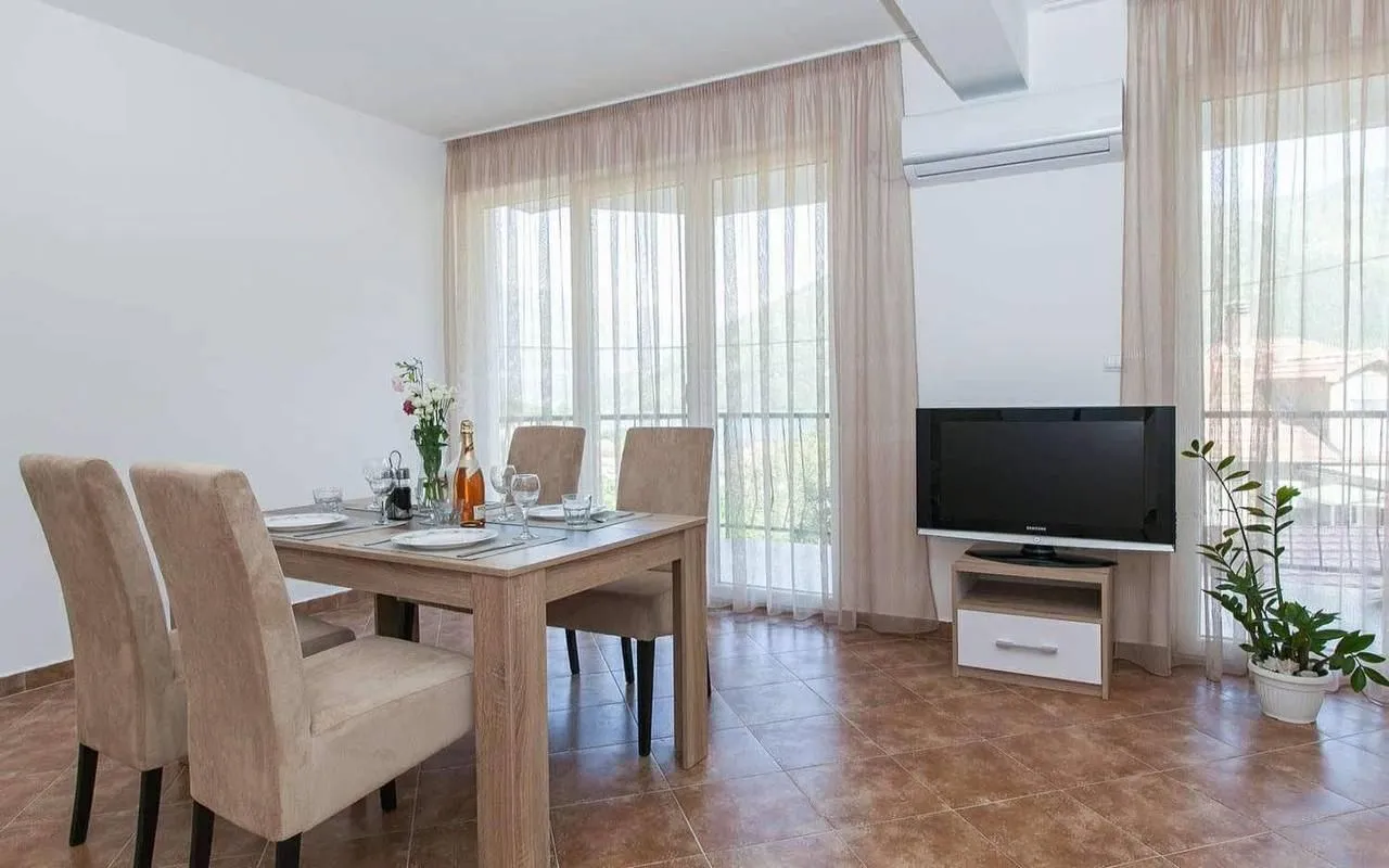 Prodaja, jednosoban stan, 61m², Kamenari, Herceg Novi
