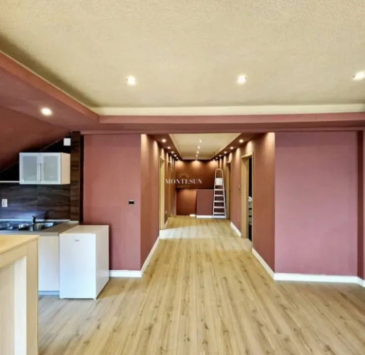 Rent, three bedroom apartment, 140m², Bečići, Budva