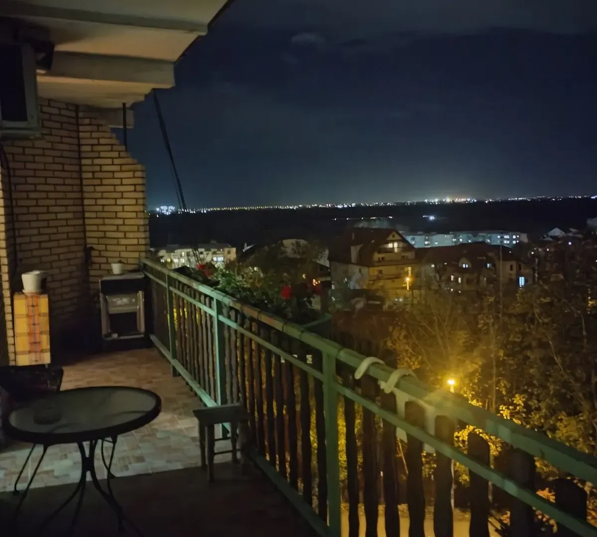 Izdavanje, četvorosoban stan, 104m², Čukarica, Beograd