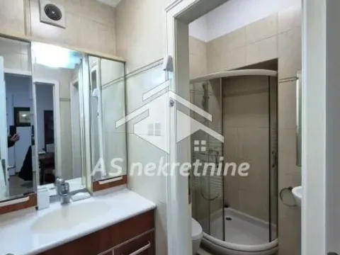 Izdavanje, trosoban stan, 115m², Slavija, Vračar Sve Podlokacije - image 18