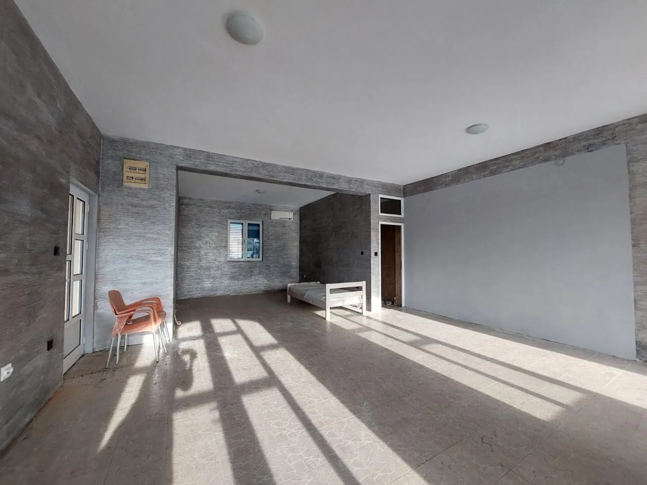 Izdavanje, poslovni prostor, 50m², Radanovići, Kotor