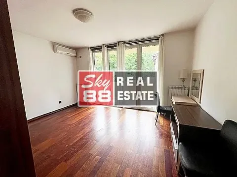 Rent, four bedroom apartment, 210m², Savski Venac, Beograd