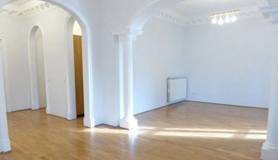 Rent, house, 550m², Autokomanda, Voždovac Sve Podlokacije