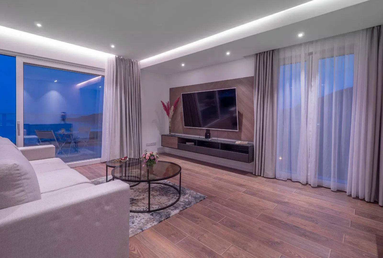 Sale, two bedroom apartment, 140m², Bečići, Budva