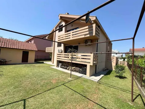 Prodaja, kuća, 250m², Stari Aerodrom, Podgorica - image 4