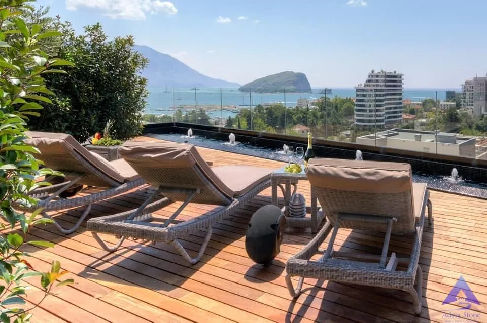Prodaja, kuća, 378m², Centar, Budva