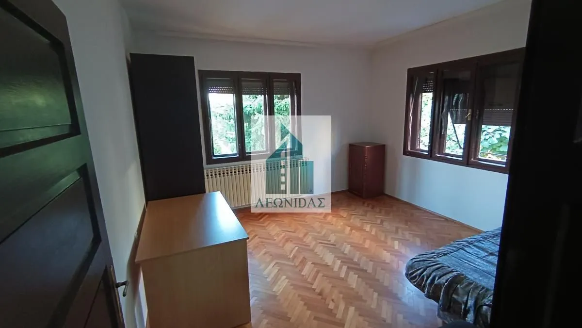 Izdavanje, trosoban stan, 100m², Palilula, Niš