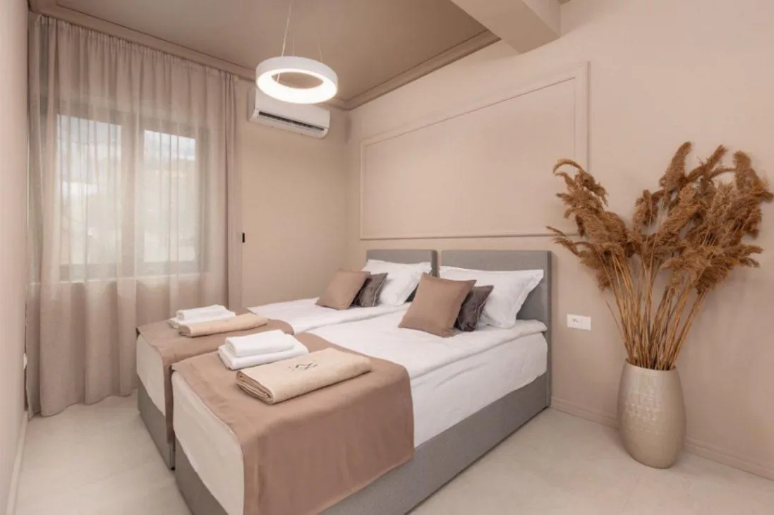 Prodaja, trosoban stan, 187m², Dobrota, Kotor