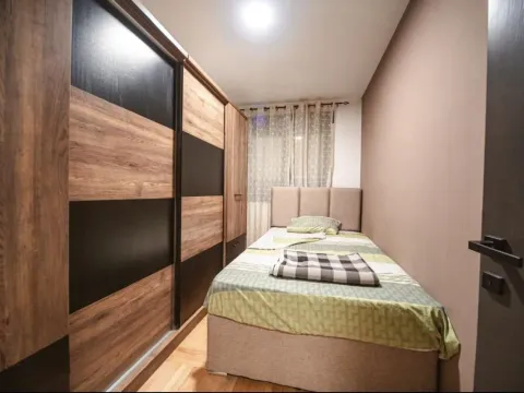 Rent, two bedroom apartment, 80m², Stari Aerodrom, Podgorica - image 4