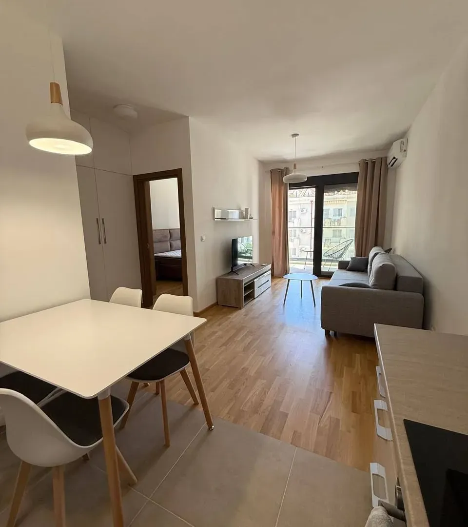 Rent, one bedroom apartment, 52m², Budva okolina, Budva