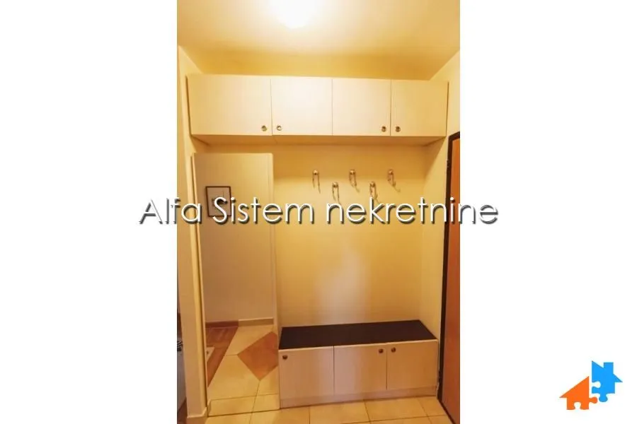 Izdavanje, dvosoban stan, 48m², Čubura, Beograd