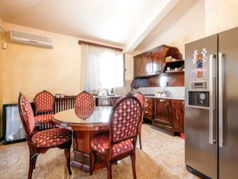 Sale, three bedroom apartment, 179m², Kamenovo, Budva - image 5