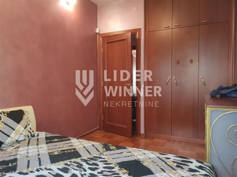 Rent, four bedroom apartment, 260m², Savski Venac, Beograd