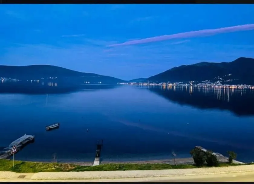Prodaja, jednosoban stan, 44m², Centar, Tivat