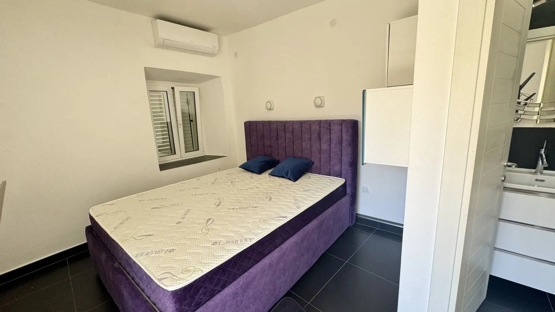 Izdavanje, jednosoban stan, 40m², Stari Grad, Budva