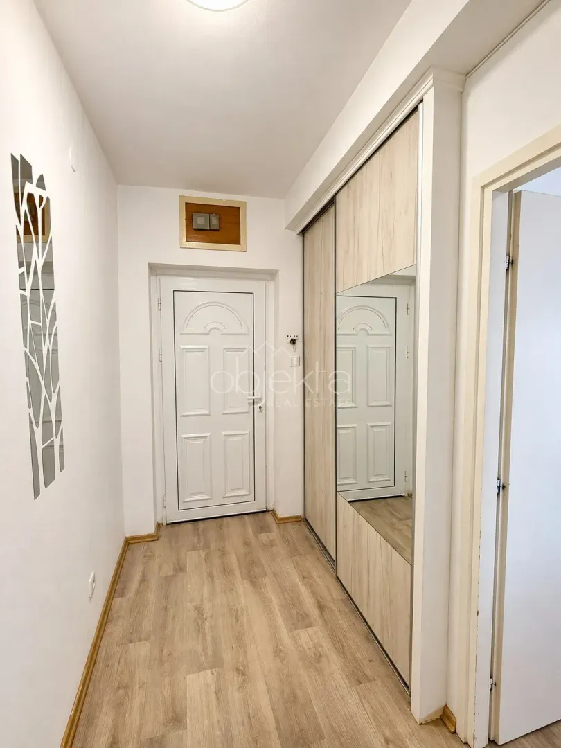 Izdavanje, jednosoban stan, 62m², Tivat, Crna Gora