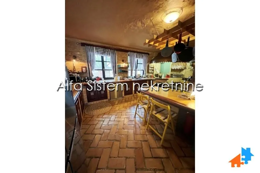 Rent, house, 360m², Banjica, Voždovac Sve Podlokacije