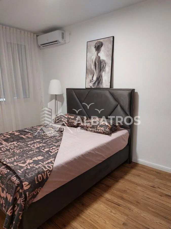 Rent, two bedroom apartment, 622m², Centar, Bar