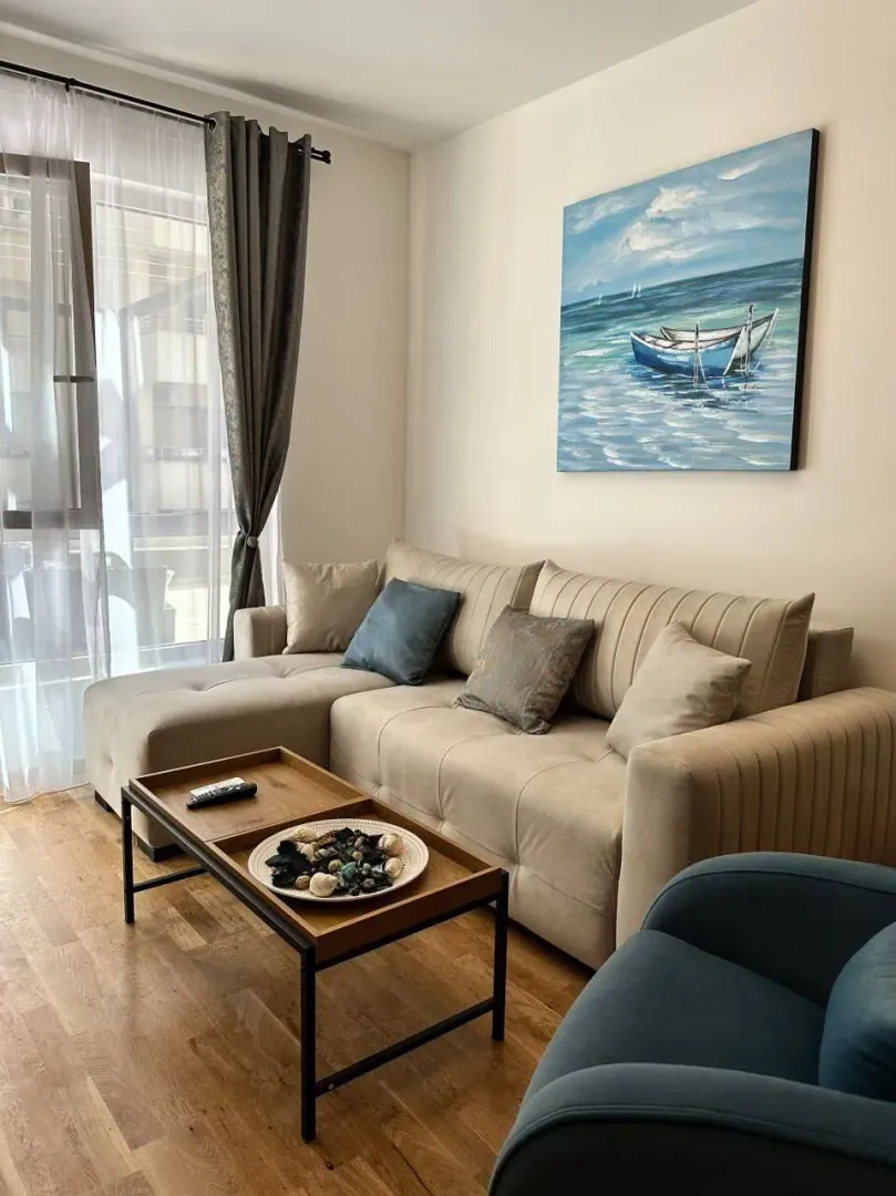 Rent, one bedroom apartment, 45m², Bečići, Budva