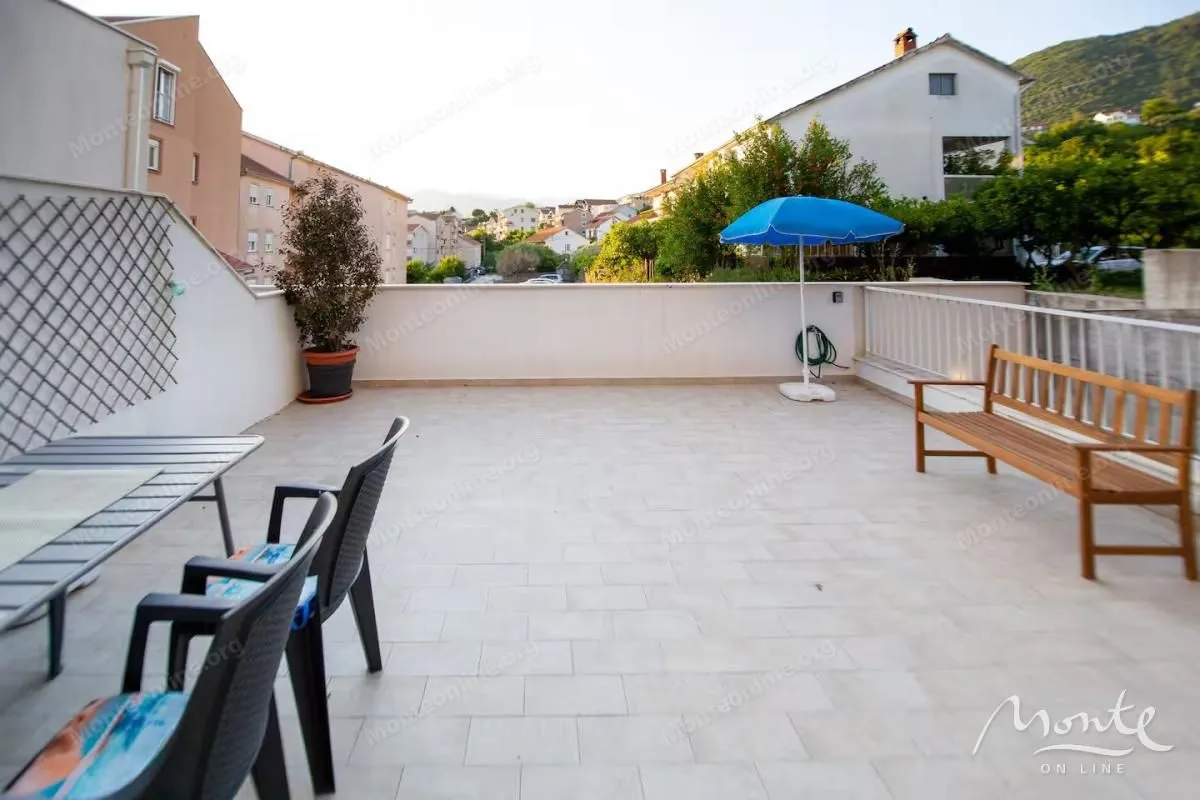 Prodaja, jednosoban stan, 62m², Kalimanj, Tivat