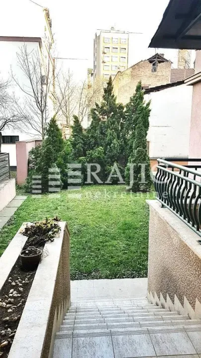 Izdavanje, dvosoban stan, 45m², Vračar Centar, Vračar Sve Podlokacije