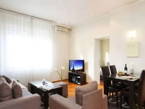 Izdavanje, trosoban stan, 56m², Stari Grad, Beograd - image 5