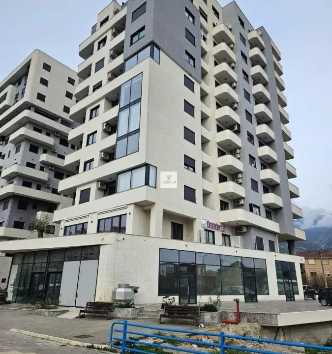 Izdavanje, poslovni prostor, 180m², Bar, Crna Gora