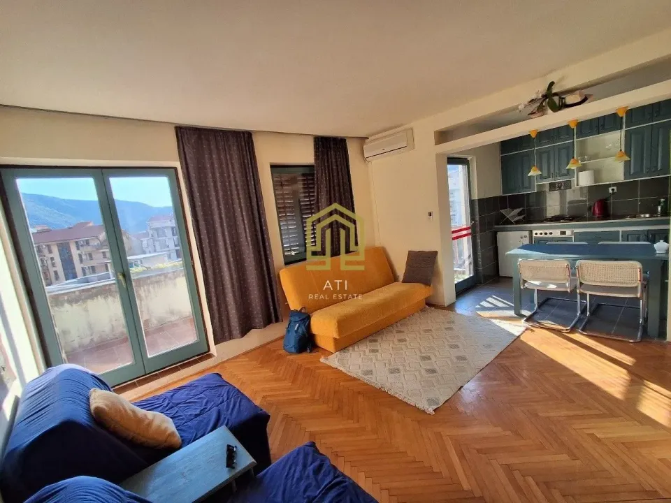 Izdavanje, garsonjera, 33m², Centar, Budva
