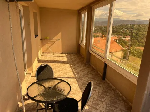 Izdavanje, trosoban stan, 140m², Vranići, Podgorica - image 11