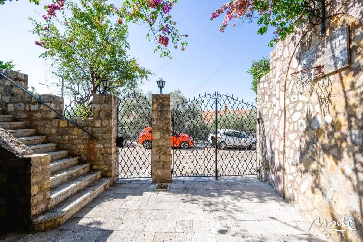 Sale, house, 375m², Sveti Stefan, Budva