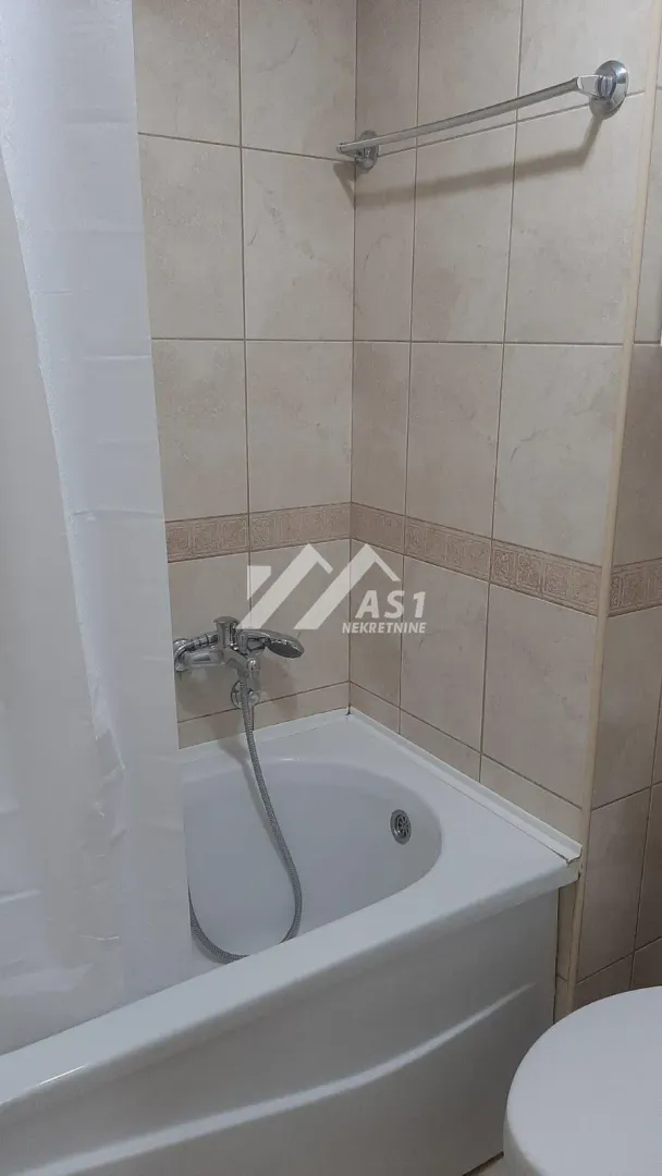Izdavanje, jednosoban stan, 35m², Adamovićevo Naselje, Novi Sad Sve Podlokacije
