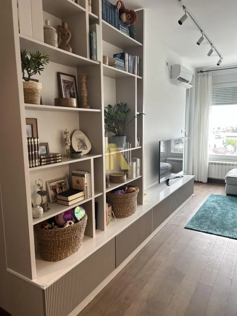 Prodaja, trosoban stan, 67m², Adamovićevo Naselje, Novi Sad Sve Podlokacije