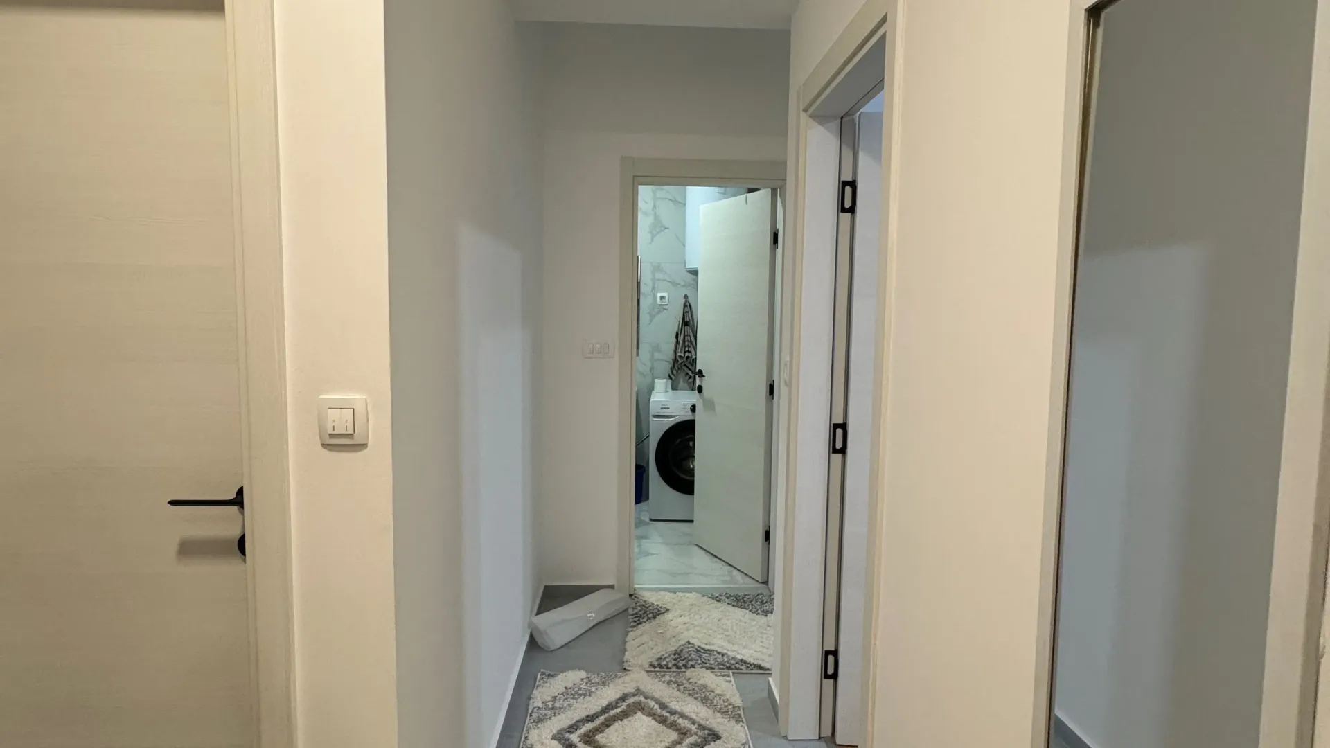 Izdavanje, dvosoban stan, 65m², Stari Aerodrom, Podgorica