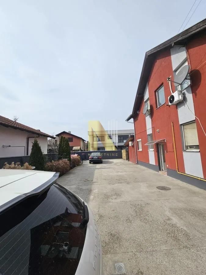 Sale, house, 242m², Lipov gaj, Novi Sad Sve Podlokacije
