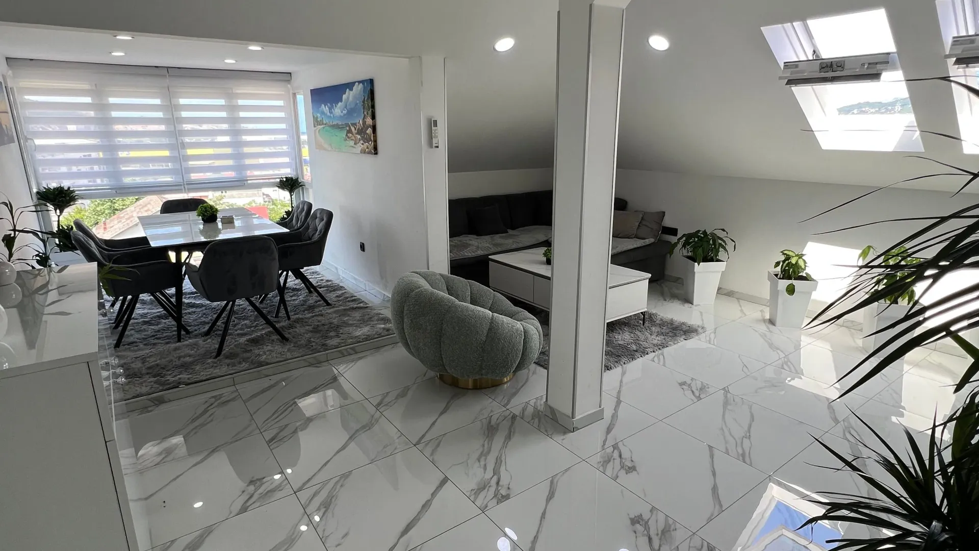 Izdavanje, dvosoban stan, 72m², Popovići, Bar