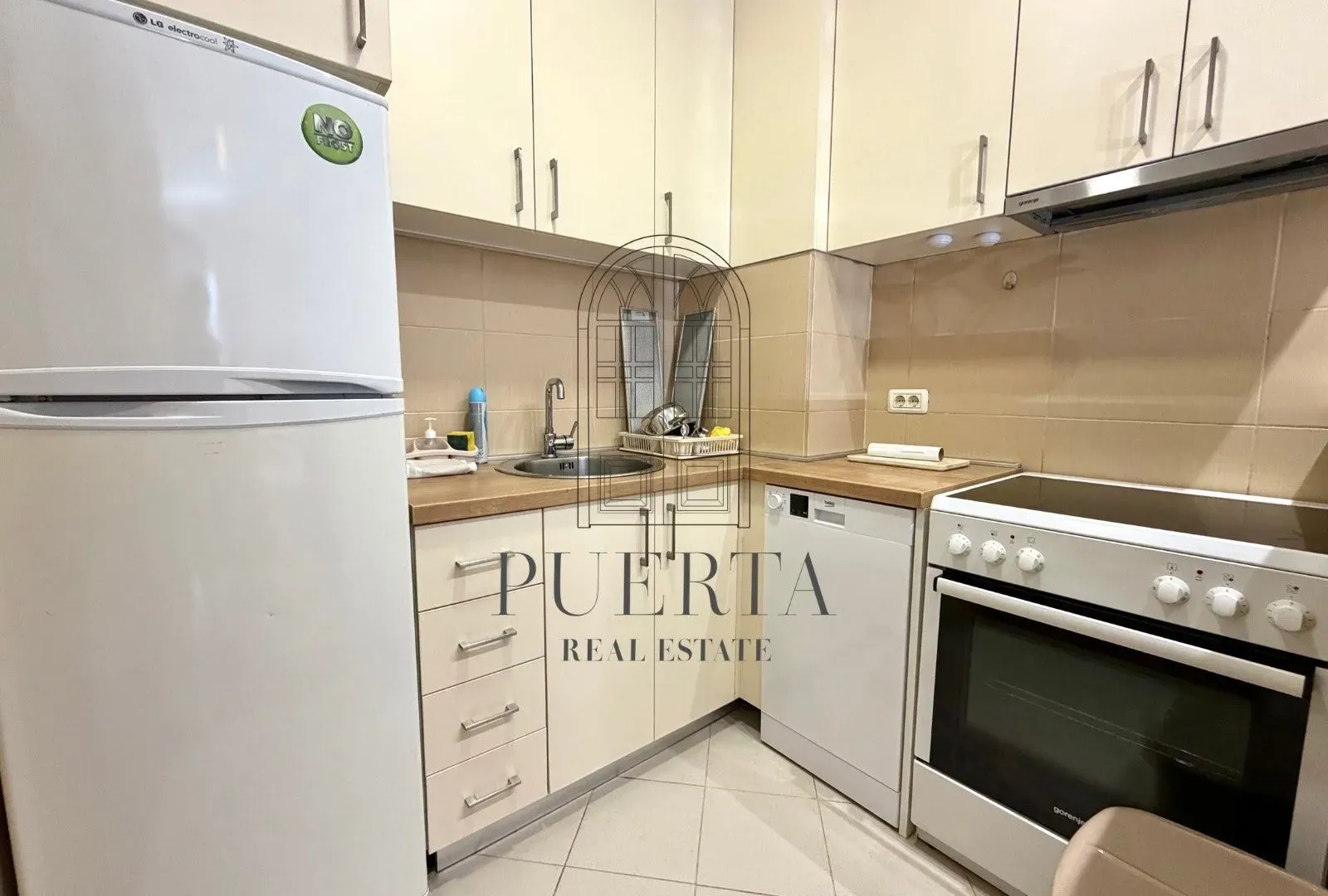 Rent, one bedroom apartment, 40m², Pobrežje, Podgorica
