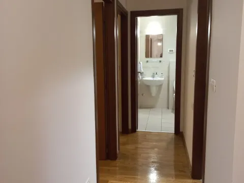 Rent, two bedroom apartment, 70m², City Kvart, Podgorica - image 6