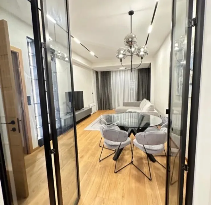 Izdavanje, jednosoban stan, 60m², Central Point, Podgorica